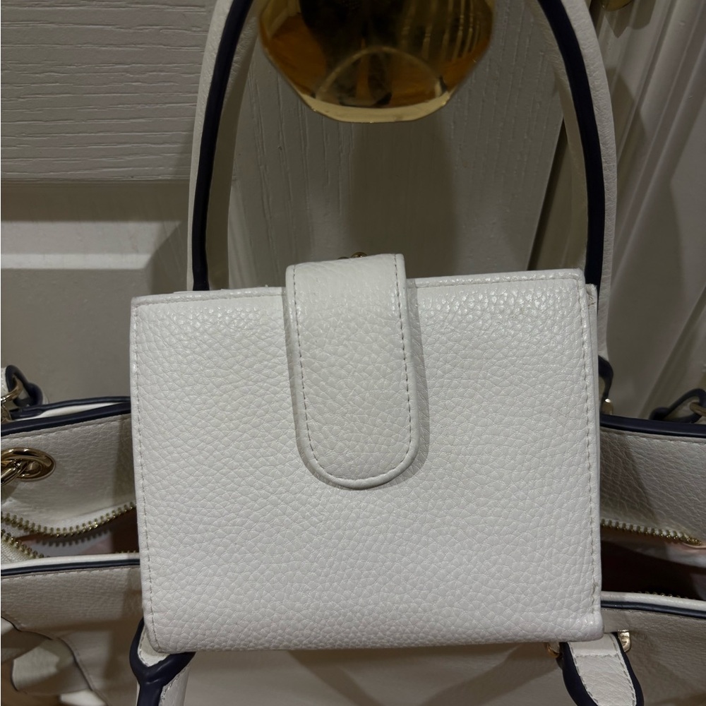 Buxton White and Black Leather Handbag